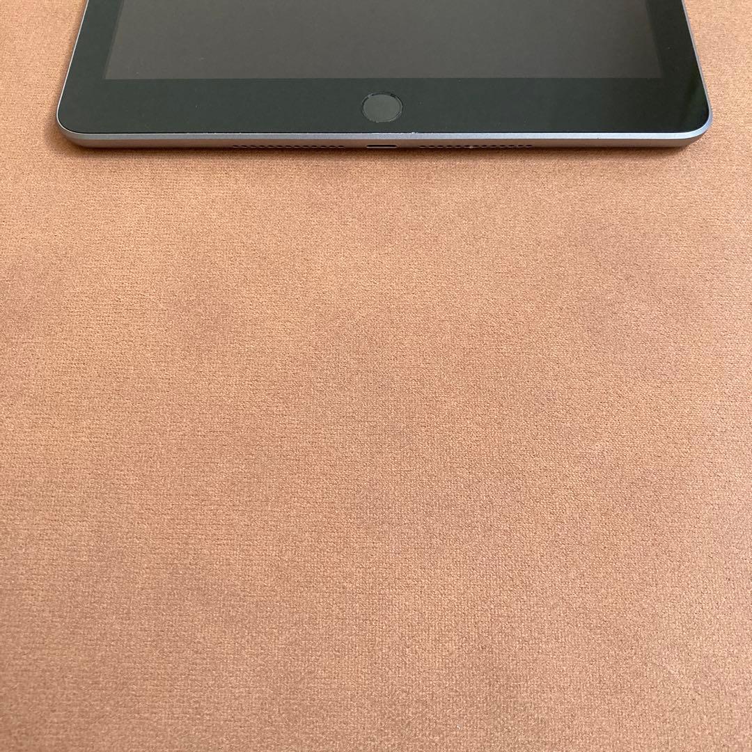 82【早い者勝ち】電池ほぼ新品☆iPad6 第6世代 32GB WIFIモデル☆