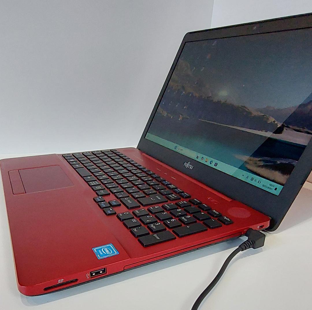 富士通 Window11/爆速７世代CPU/高速新品SSD256GB搭載