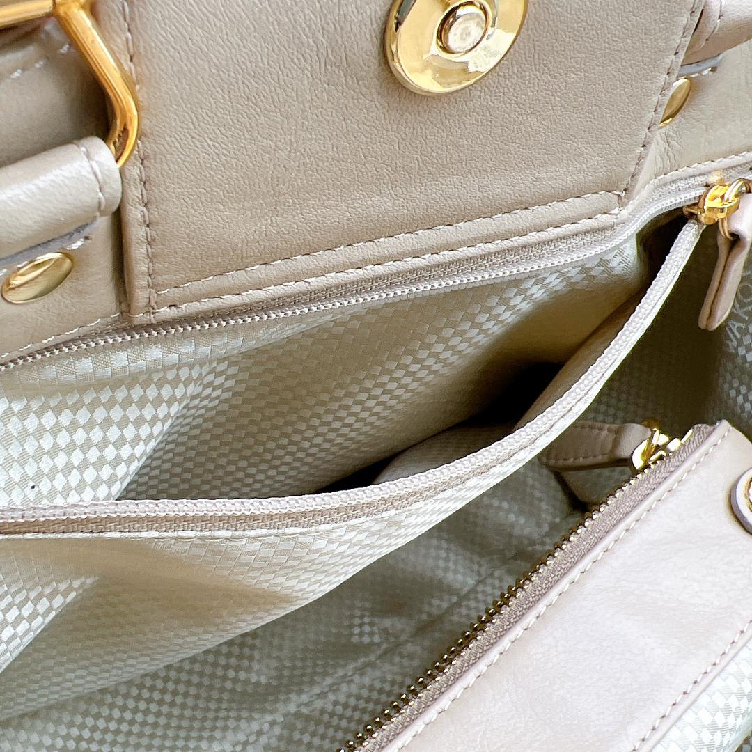 極美品WAKO ゴールドハンドル ハンドバッグ タッセル レザー f557