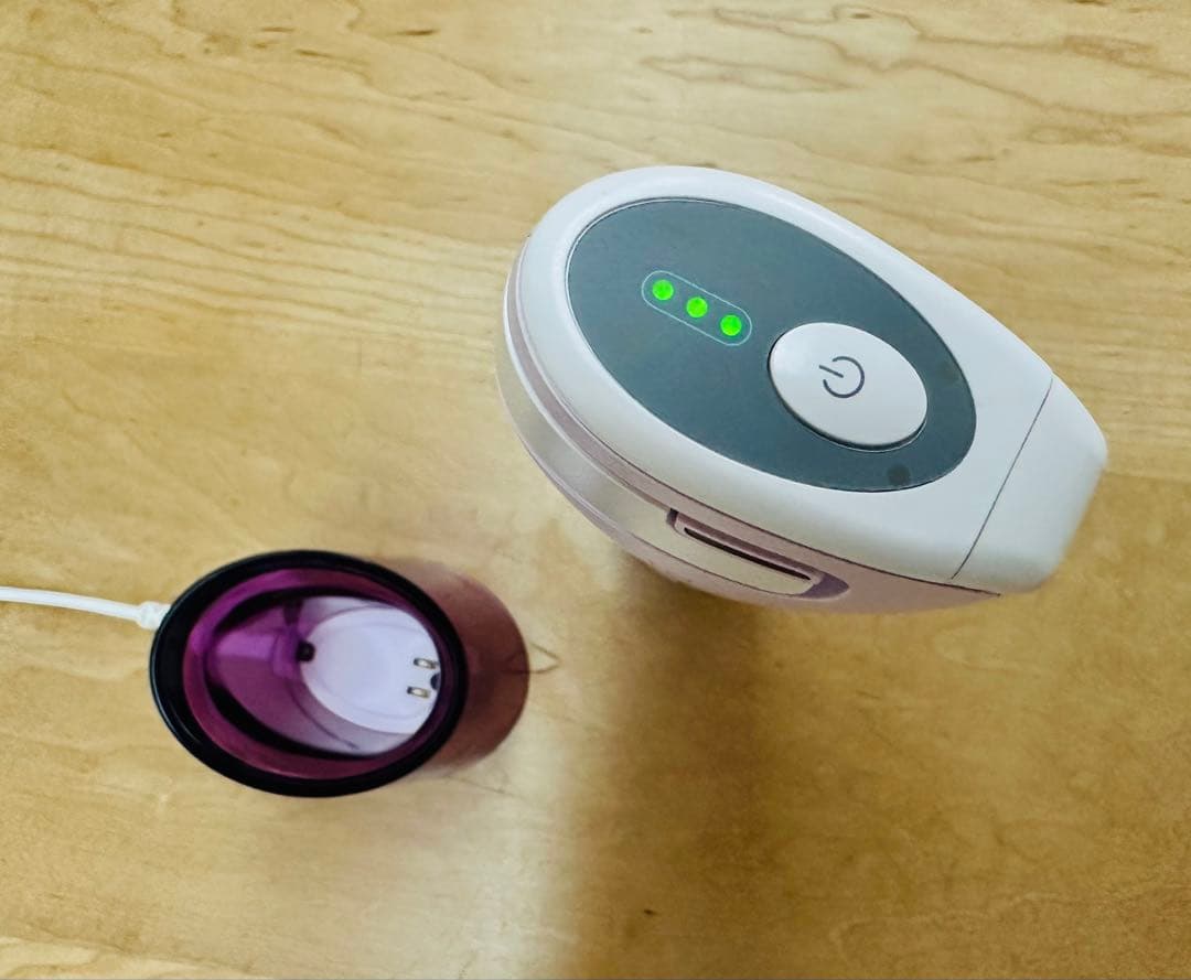 tria トリア　スキンエイジングケアレーザー美顔器 USBケーブル・充電器付き