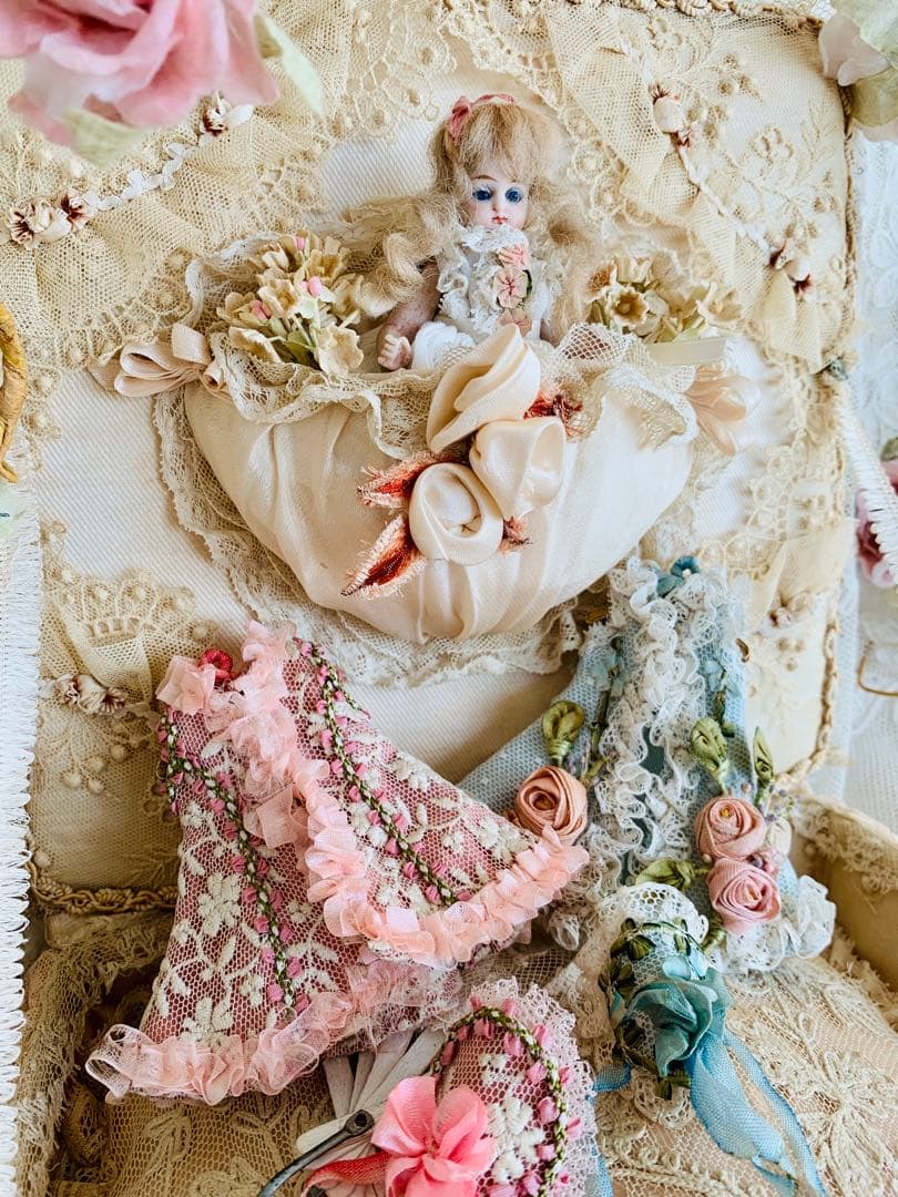 専用ページになります※ロココプレゼンテーションボックスミニョネットビスクドール