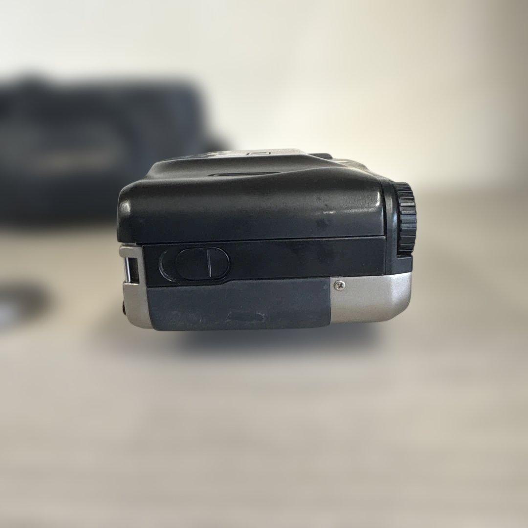 CONTAX コンパクトカメラ Carl Zeissレンズ　TVS ジャンク品