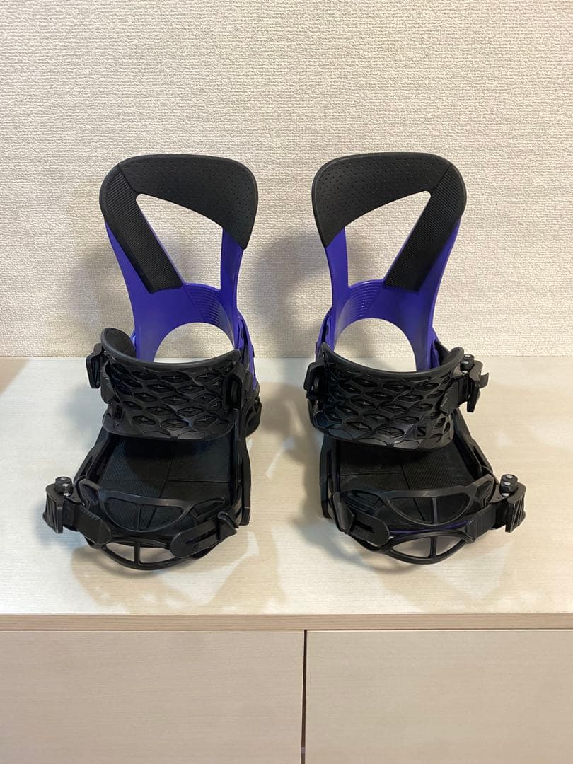 美品　SALOMON HOLOGRAM サロモン　ホログラム M 22-23