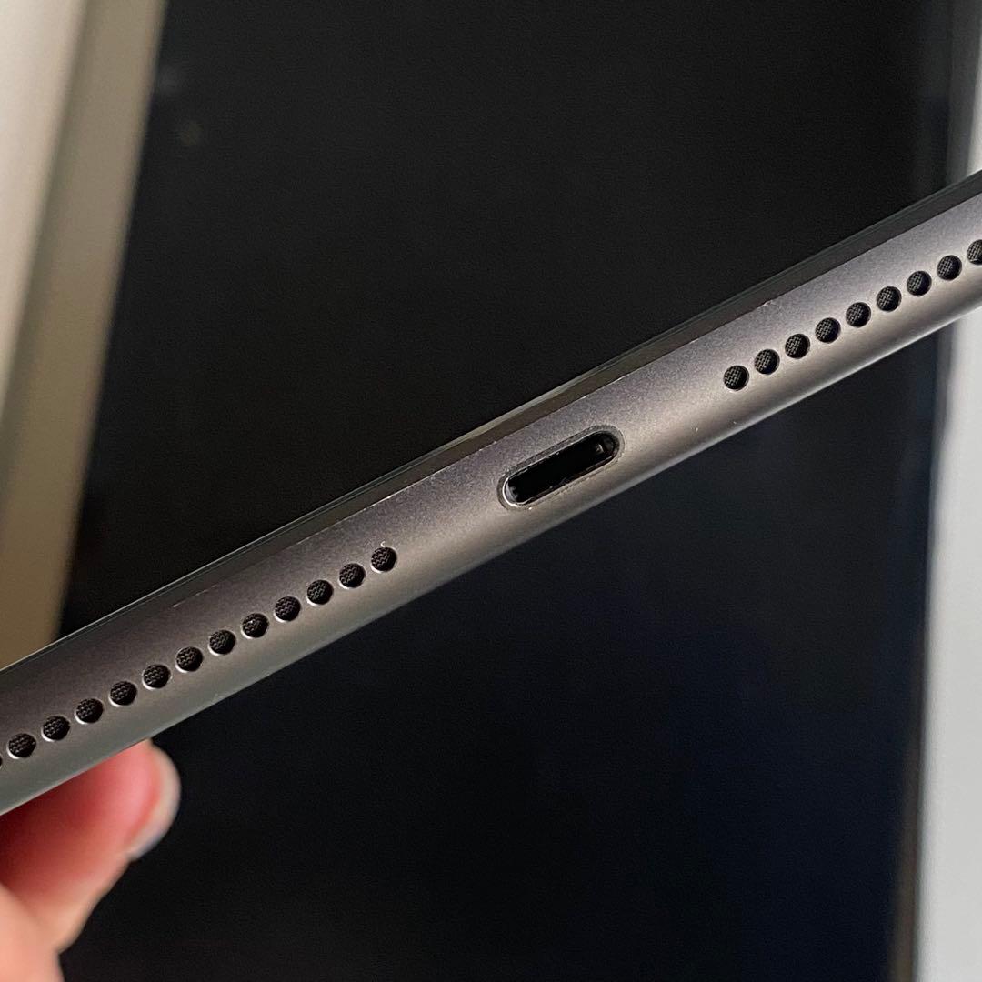 美品　iPad 第9世代　Wi-Fiモデル　256GB ケース付き