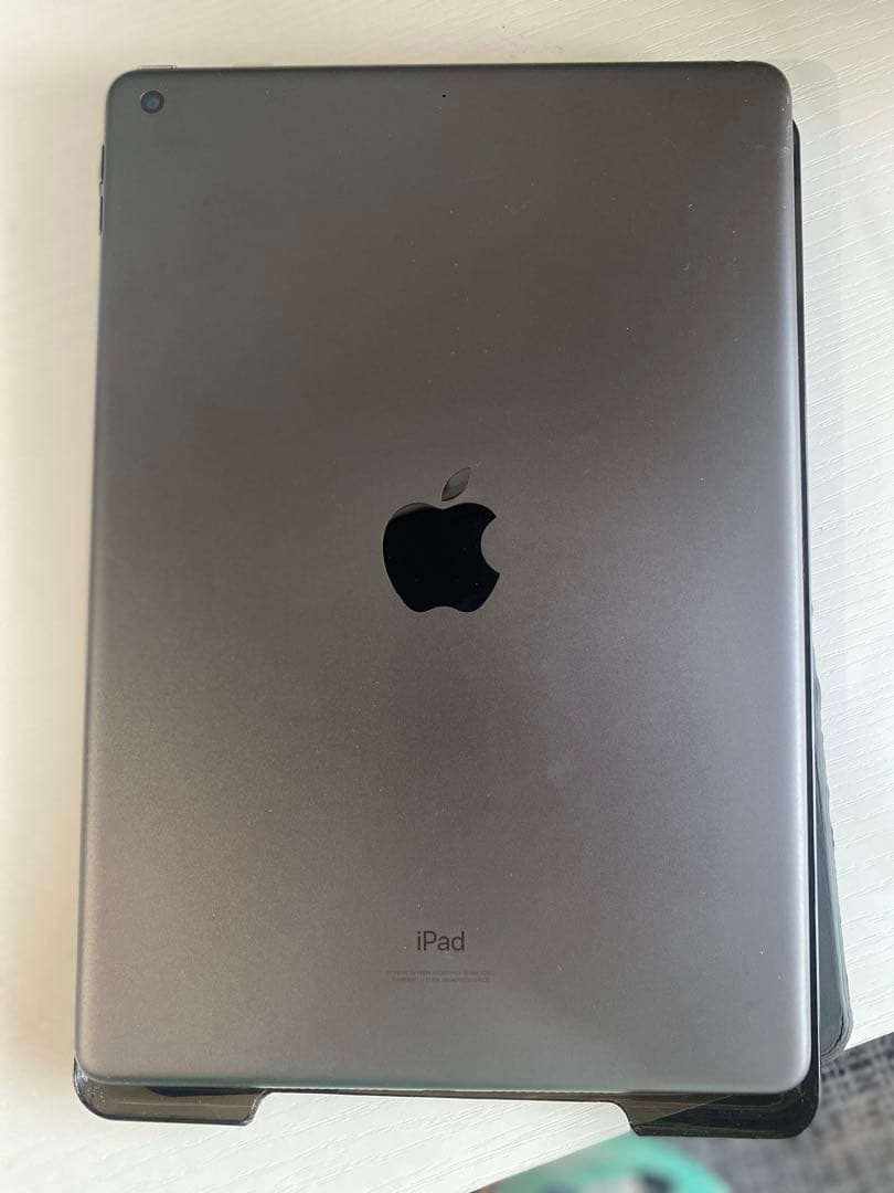 美品　iPad 第9世代　Wi-Fiモデル　256GB ケース付き