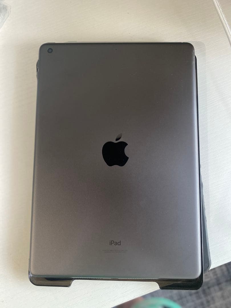 美品　iPad 第9世代　Wi-Fiモデル　256GB ケース付き