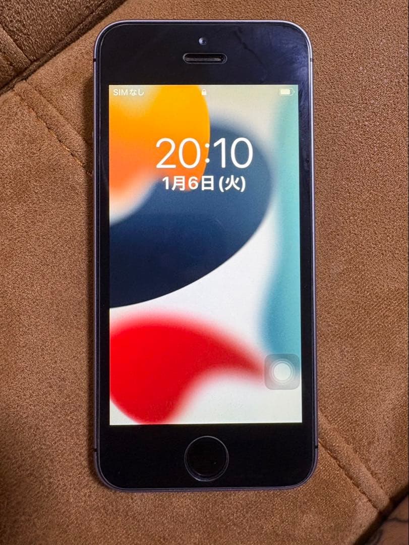 Apple iPhone SE スペースグレー SIMフリー