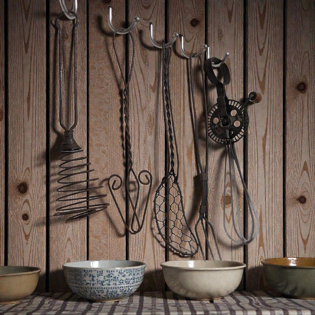 イギリスアンティーク　アイアン製キッチンツール5本セット　職人の手仕事を感じる品