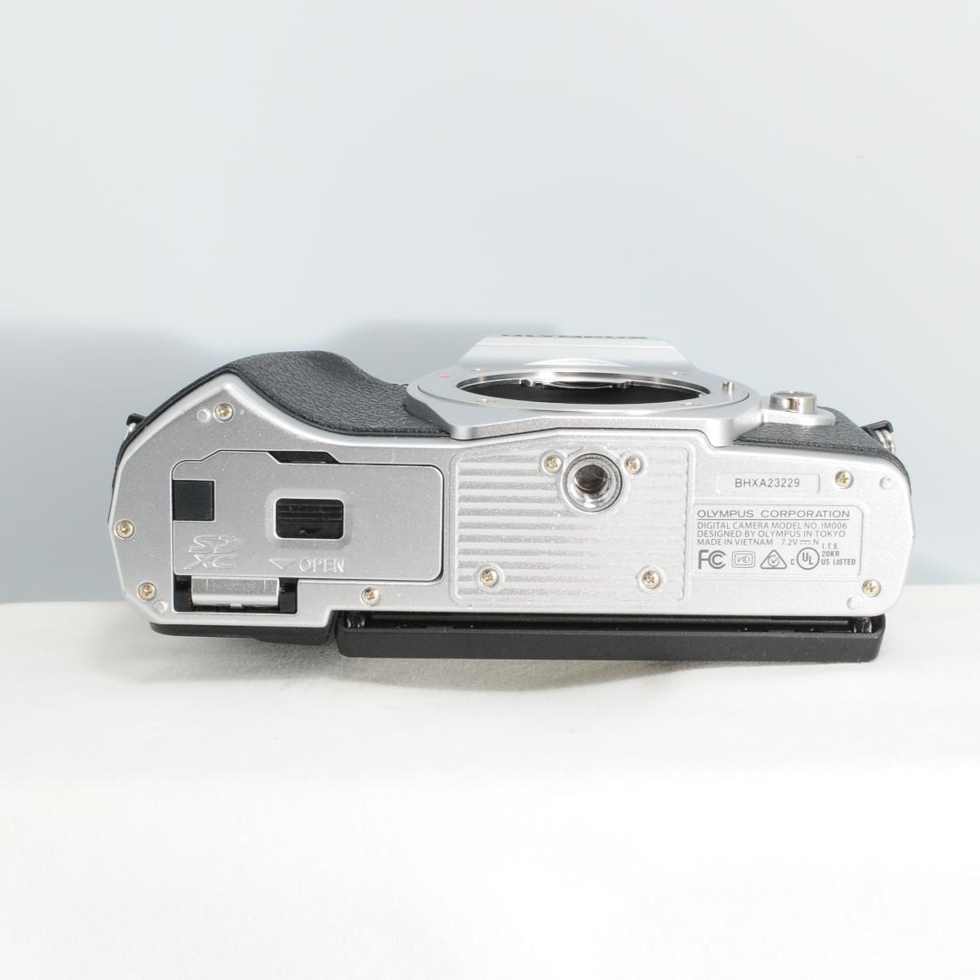 ★美品★OLYMPUS OM-D E-M10 Mark Ⅲ ダブルレンズキット