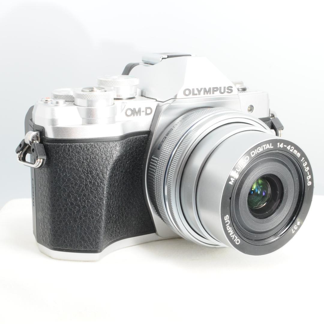 ★美品★OLYMPUS OM-D E-M10 Mark Ⅲ ダブルレンズキット