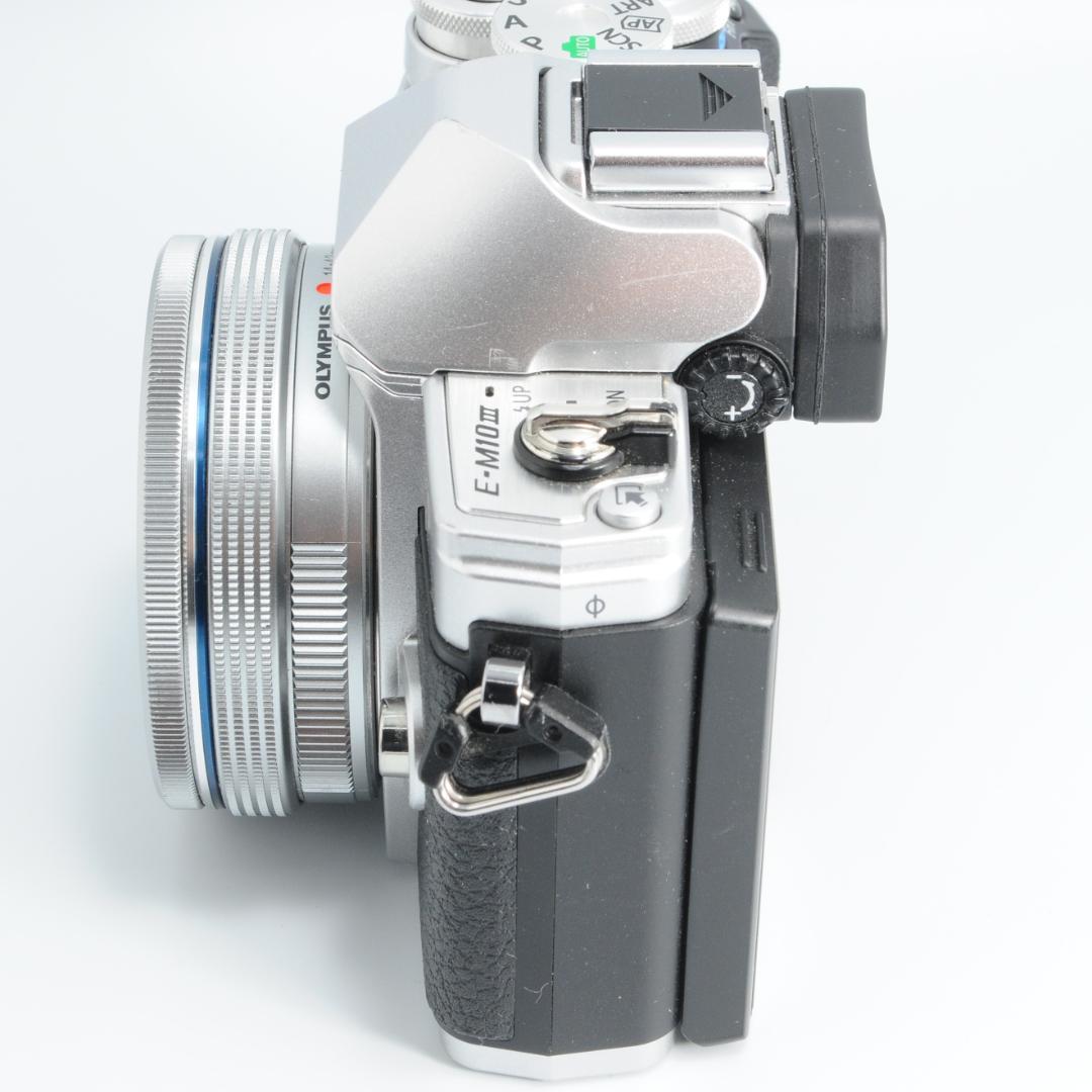 ★美品★OLYMPUS OM-D E-M10 Mark Ⅲ ダブルレンズキット