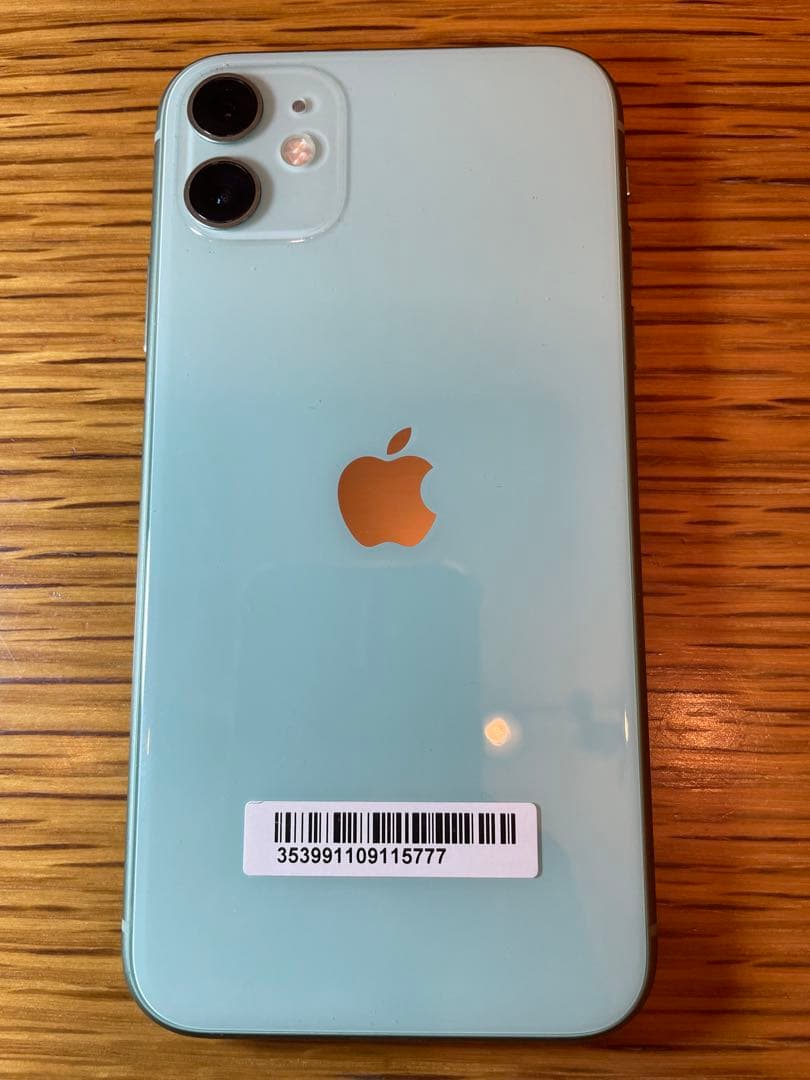 iPhone11本体　水色