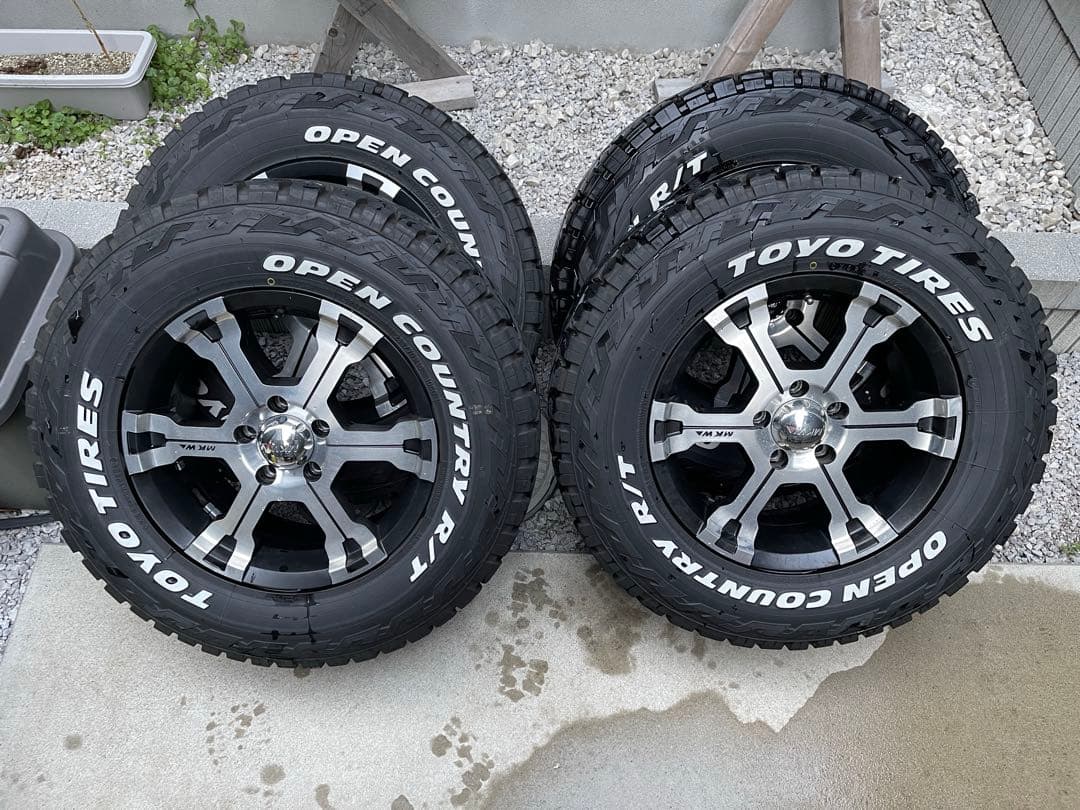 デリカD5 タイヤホイールセット　235/70r16 MK-36