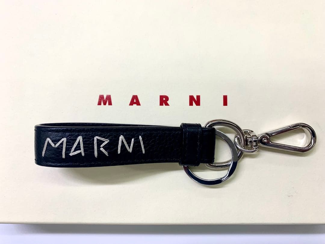 MARNI マルニブラックレザー キーホルダー