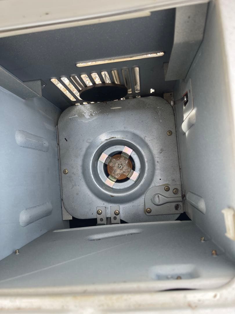 引き取り限定日立強制給排気式石油ストープ