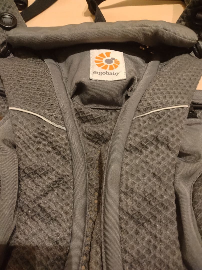 エルゴ　OMNI Breeze 抱っこひも グラファイトグレー　オムニブリーズ