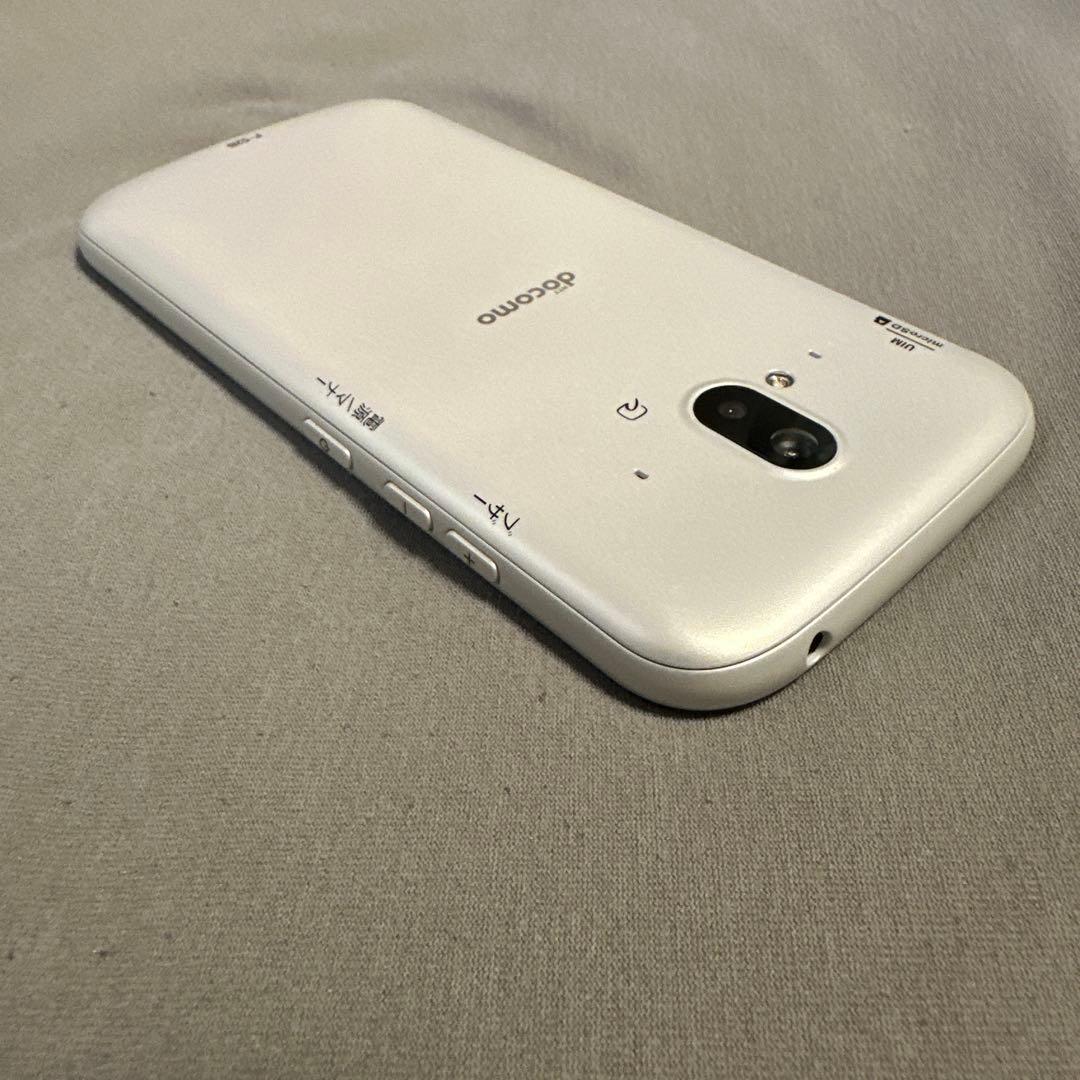 docomo らくらくスマートフォン F-52B SiMフリー 3