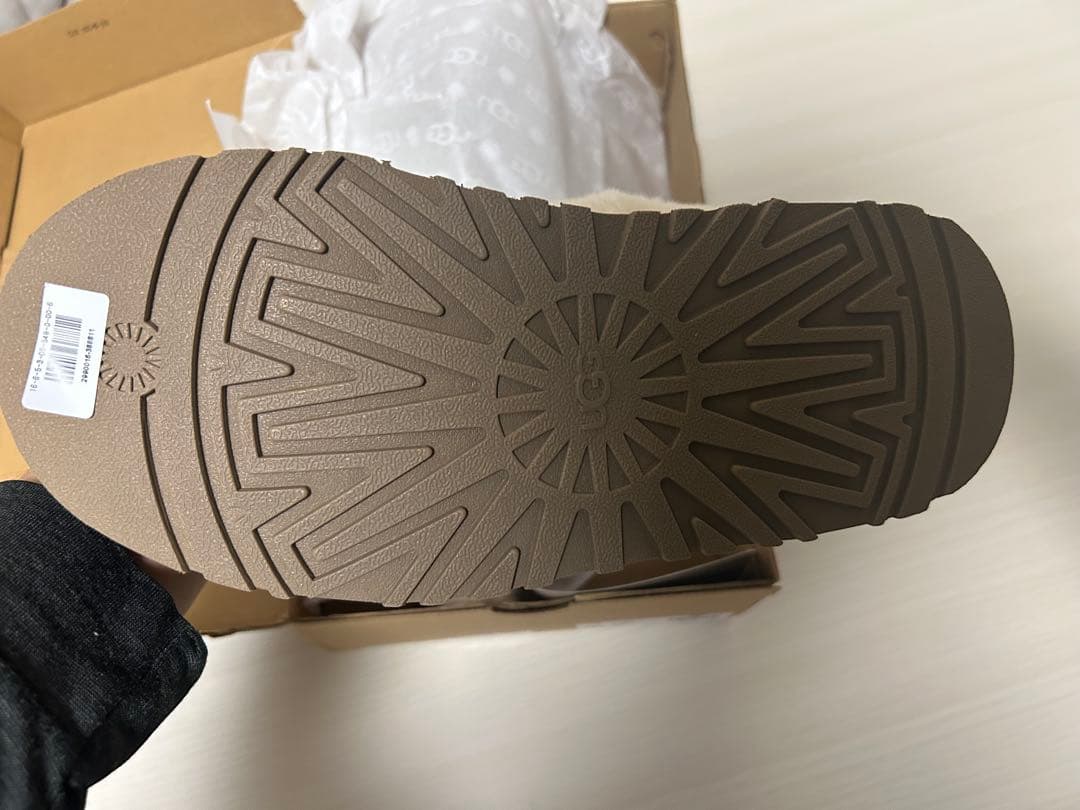 【新品未使用・箱付き】 UGG TAZZELLE 靴23cm