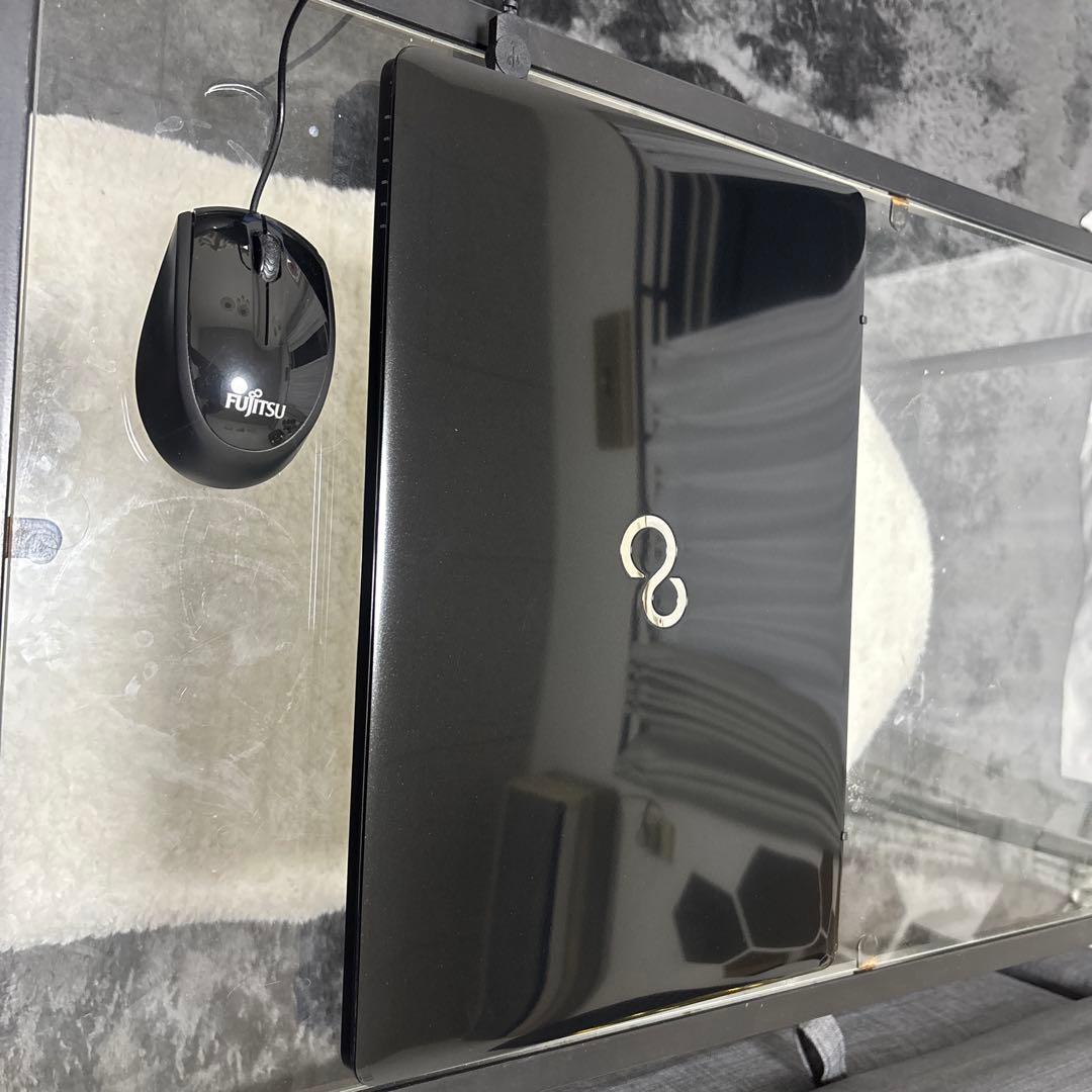 Fujitsu LIFEBOOK ノートPC