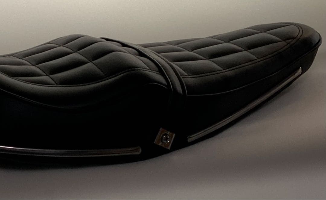 シ*ー様 即購入は控えてください。シャリーシート　CB風！書類入ケース　当時ベー