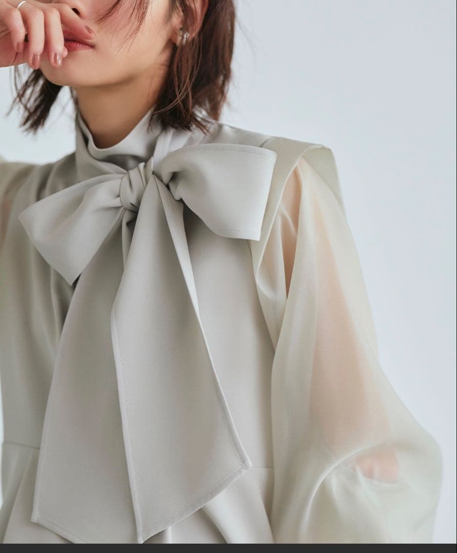 未使用近　オーガンジースリーブタックフレアトップステーパードパンツ　LL