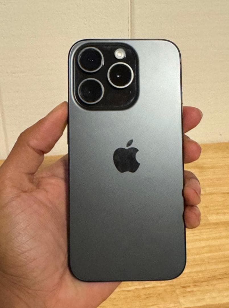 バッテリー97% 超美品　iPhone 15 Pro 256gb SIMフリー