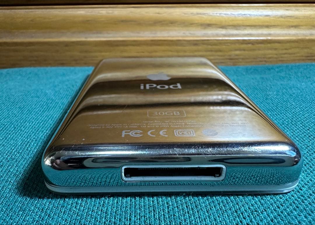 きれいiPod Classic 5.5世代 MA444 30GB新品のバッテリー