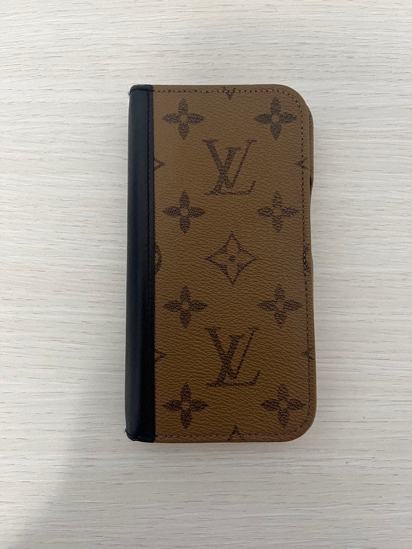 ルイヴィトンのiPhone14プロのケース
