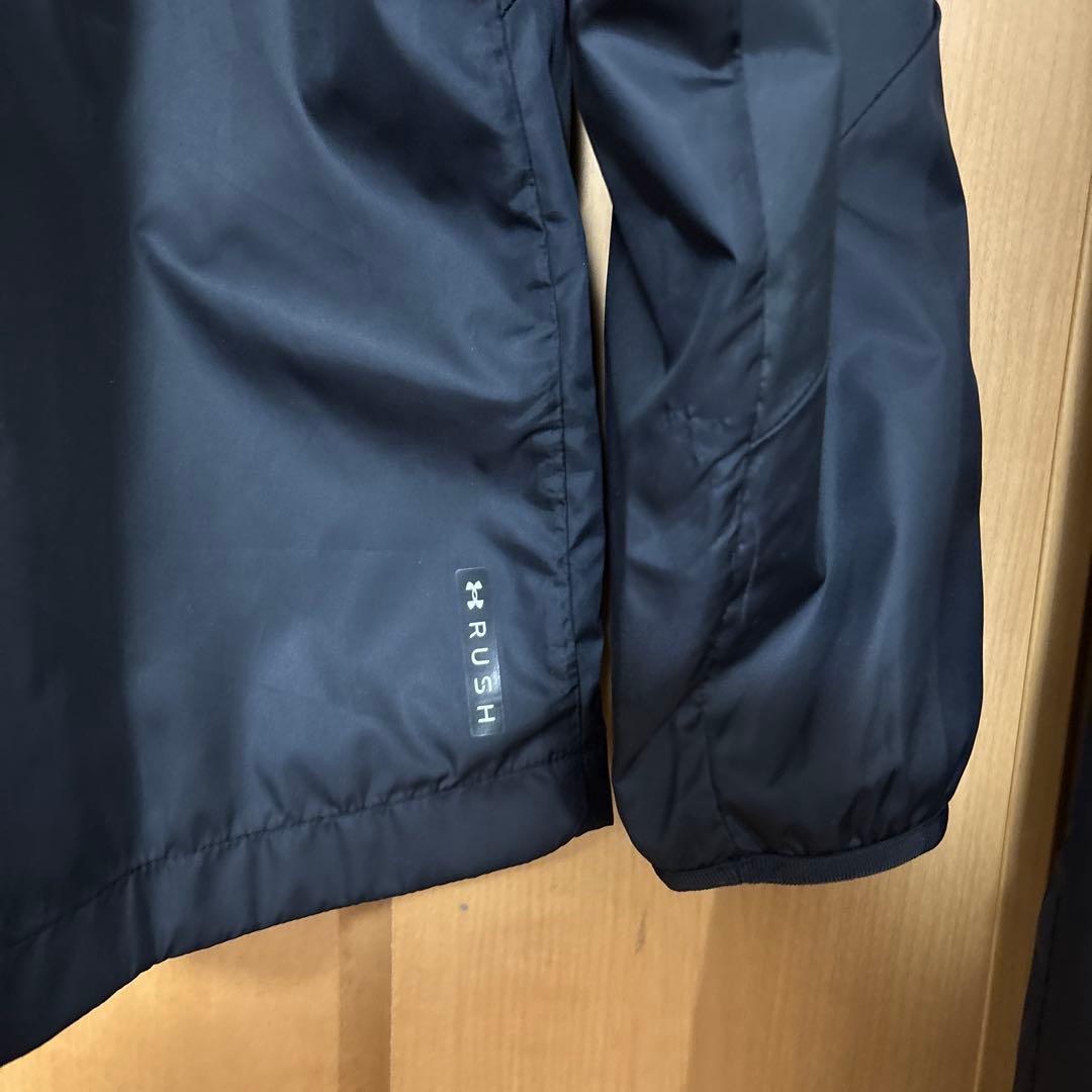 美品　アンダーアーマーRUSHウインドブレーカーセットアップ　M