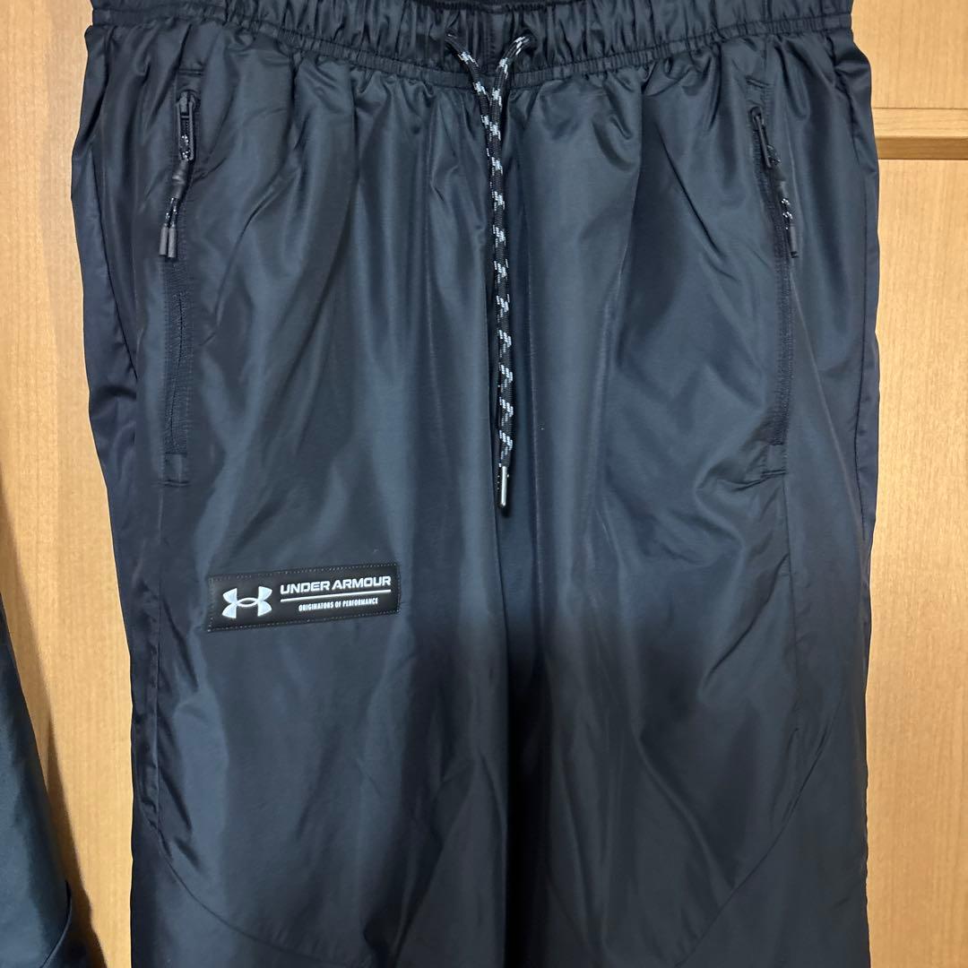 美品　アンダーアーマーRUSHウインドブレーカーセットアップ　M