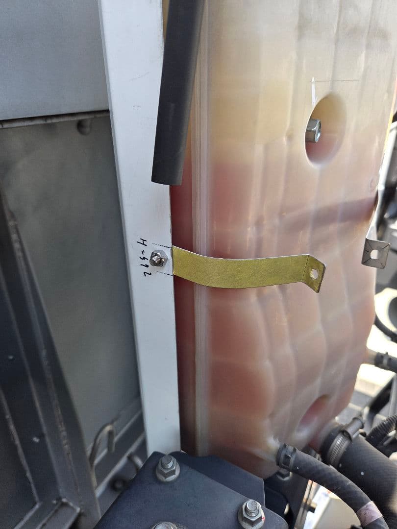 17スーパーグレート等　トレーラー　ダンプ等　サブタンクカバー