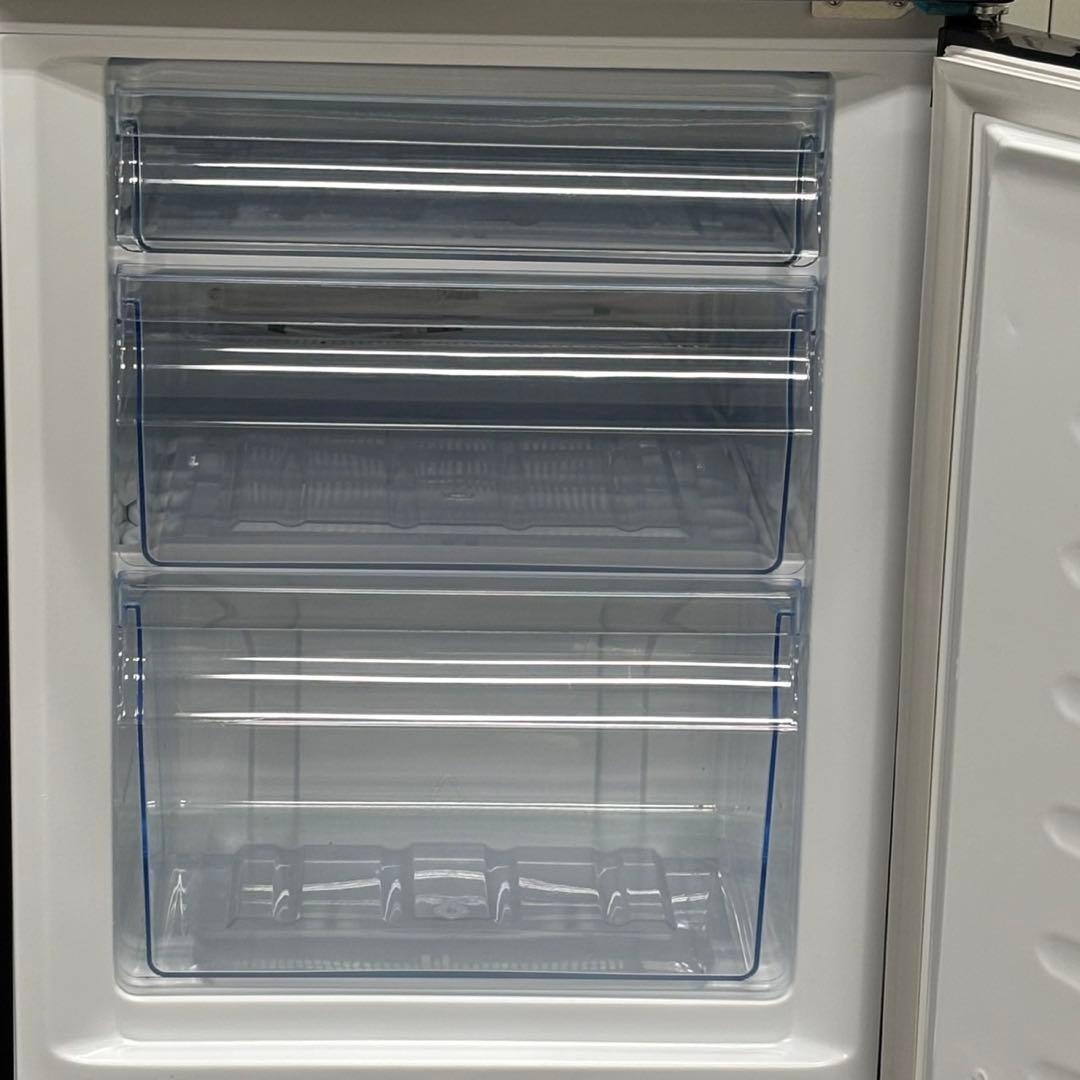 ♪送料込！設置対応◎2024ハイセンス 175L 冷凍冷蔵庫 HR-D1701B