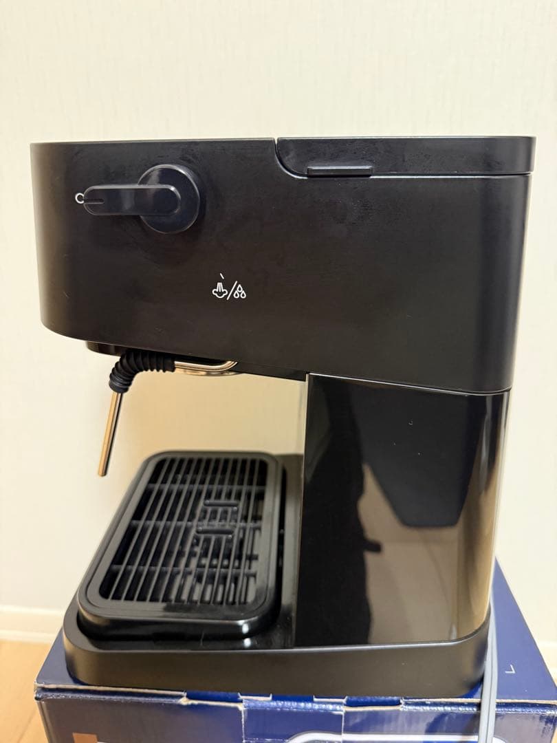 デロンギ スティローザ エスプレッソマシン EC235J-BK おまけ付き