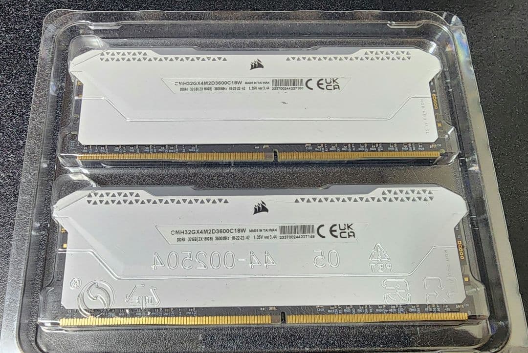 メモリー CORSAIR VENGEANCE RGB PRO SL DDR4 16GBx2