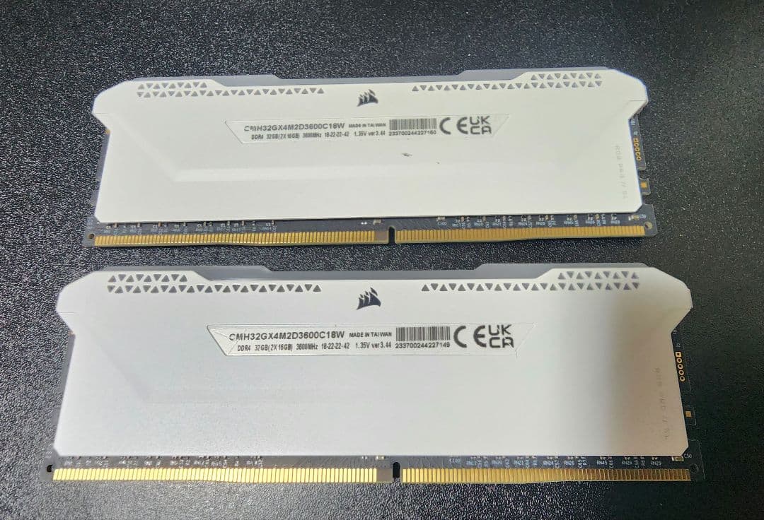 メモリー CORSAIR VENGEANCE RGB PRO SL DDR4 16GBx2