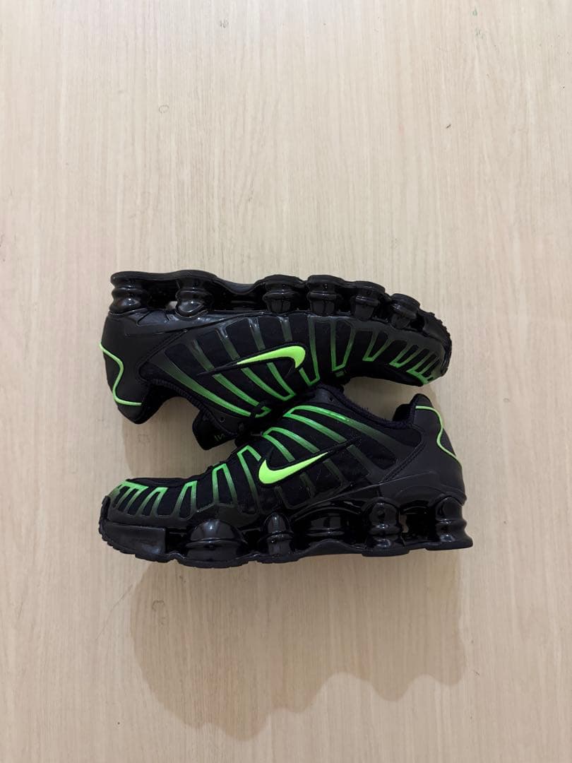 Nike ショックスTL ブラック/グリーン スニーカー