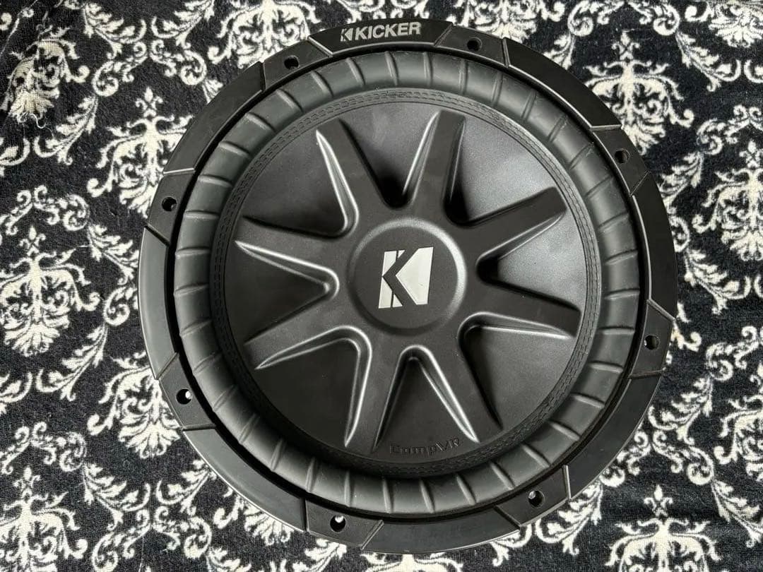 キッカー　スピーカー　アンプ