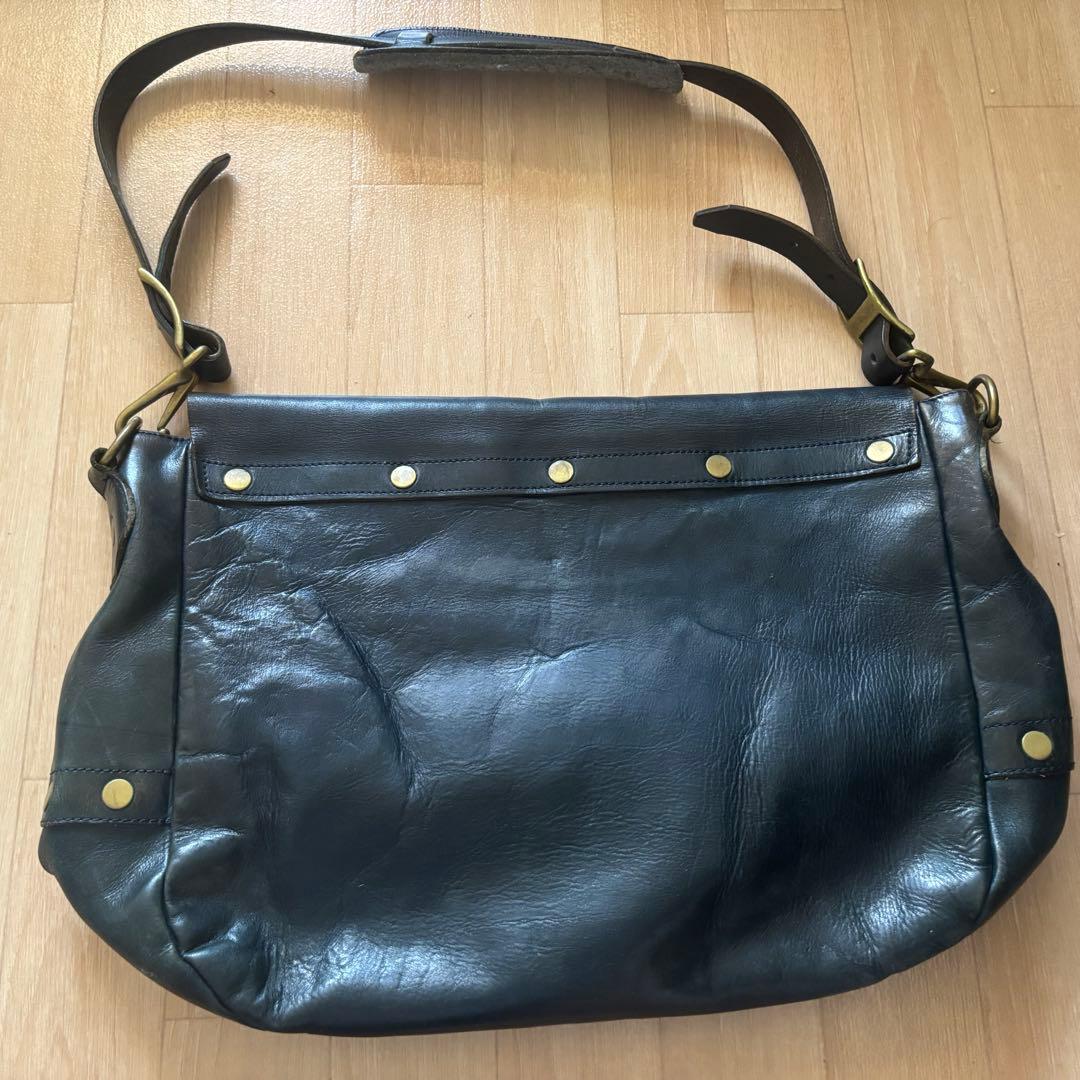 【値下げ】LEATHER POSTMAN SHOULDER BAG vasco
