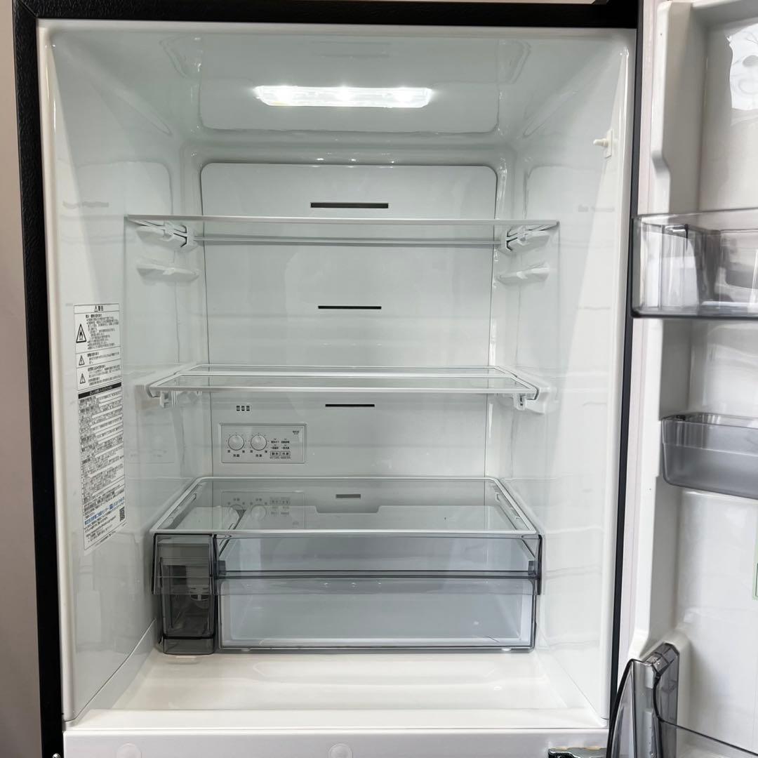 762⭕️設置無料　冷蔵庫　東芝　大型　300-400ℓ　安い　中古　黒　22年