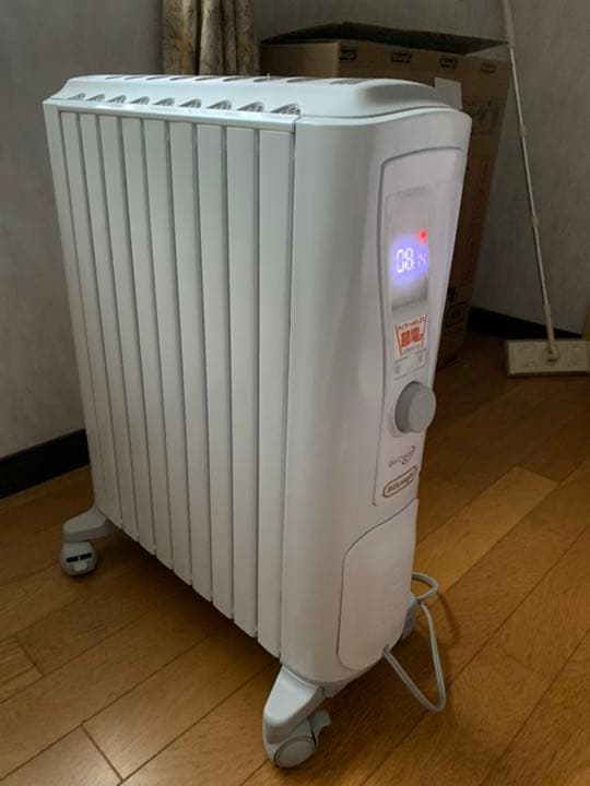 DeLonghi RHJ75V0915-GY デロンギオイルヒーター　未使用
