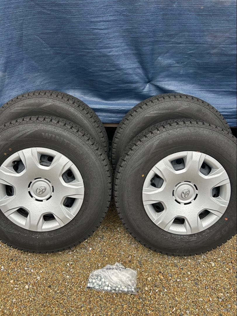 ハイエース2023年スタッドレス 195/80R15 4本セット ナット付き！