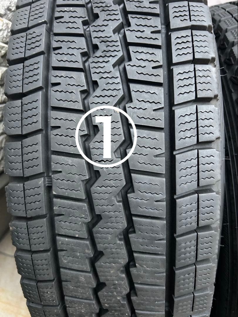 ハイエース2023年スタッドレス 195/80R15 4本セット ナット付き！