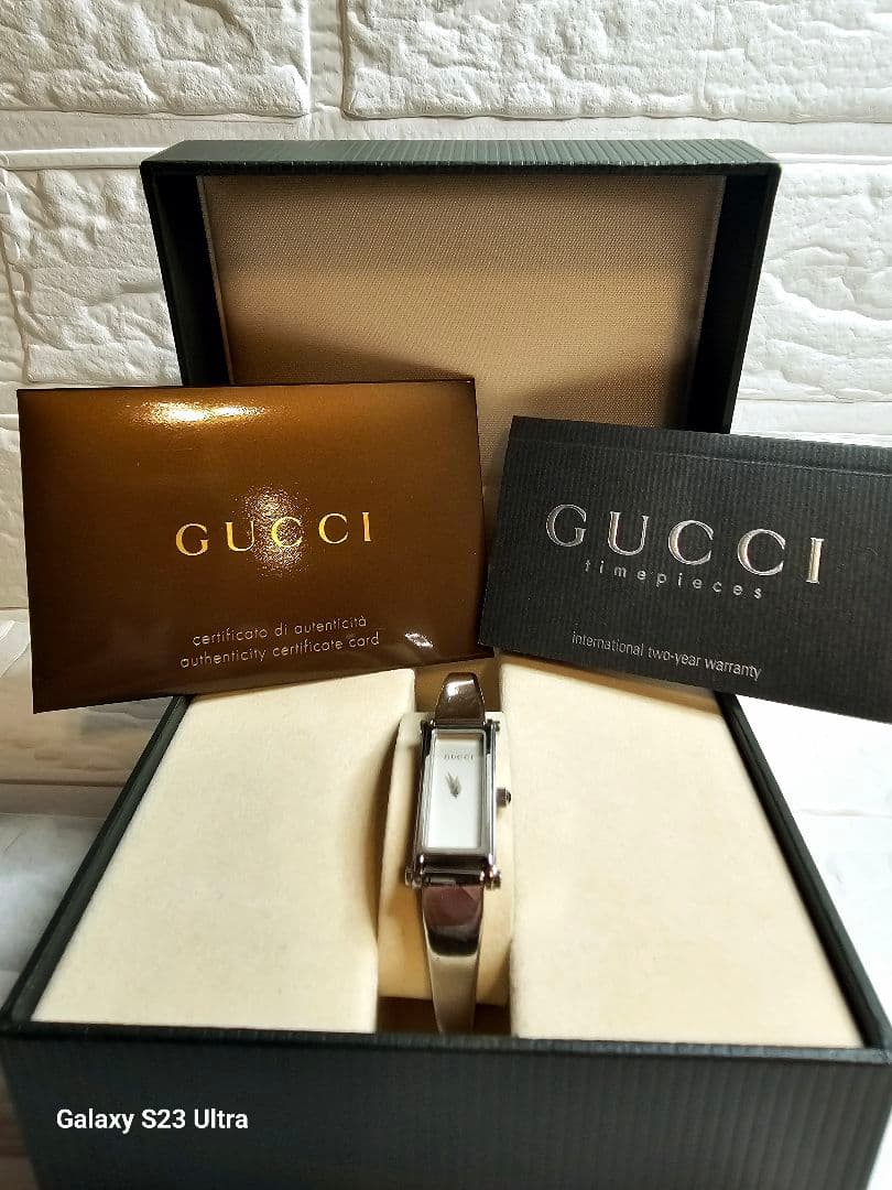 GUCCI グッチ 1500L レディース腕時計 シルバー バングルタイプ