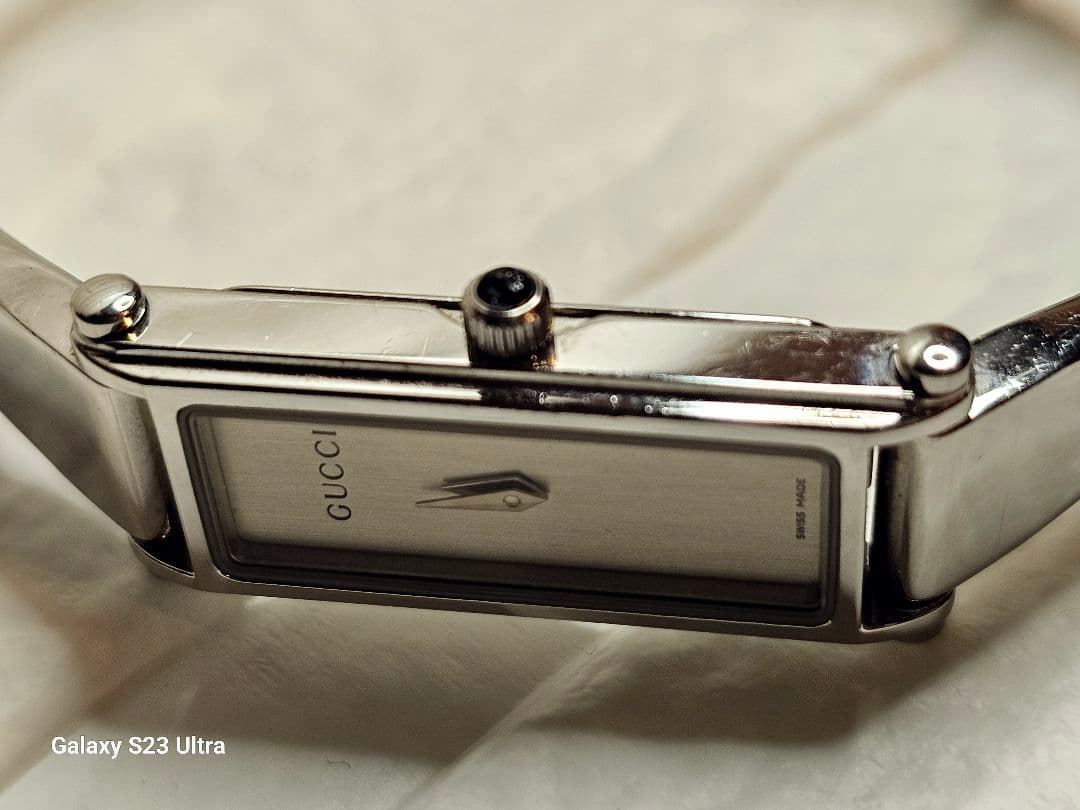 GUCCI グッチ 1500L レディース腕時計 シルバー バングルタイプ