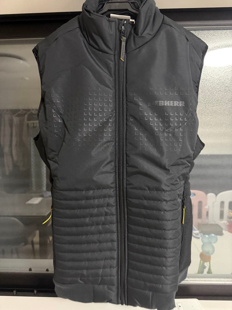 Liebherr 黒 ベスト M