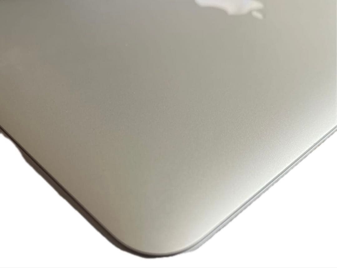 MacBookAir 11インチ2015年充放電回数31回光るリンゴマーク