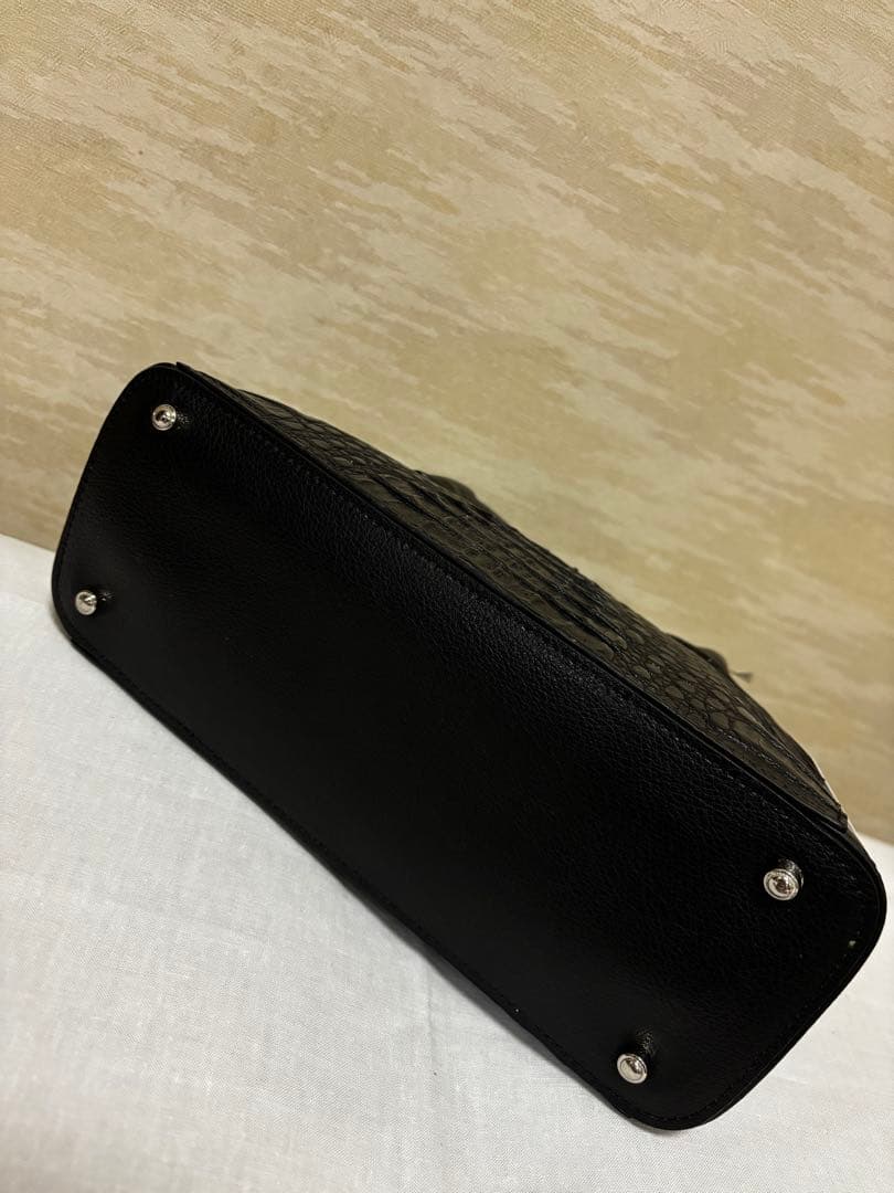 CAIMAN CROCODILE　ハンドバッグ　ブラック　ブガッティ型　新品