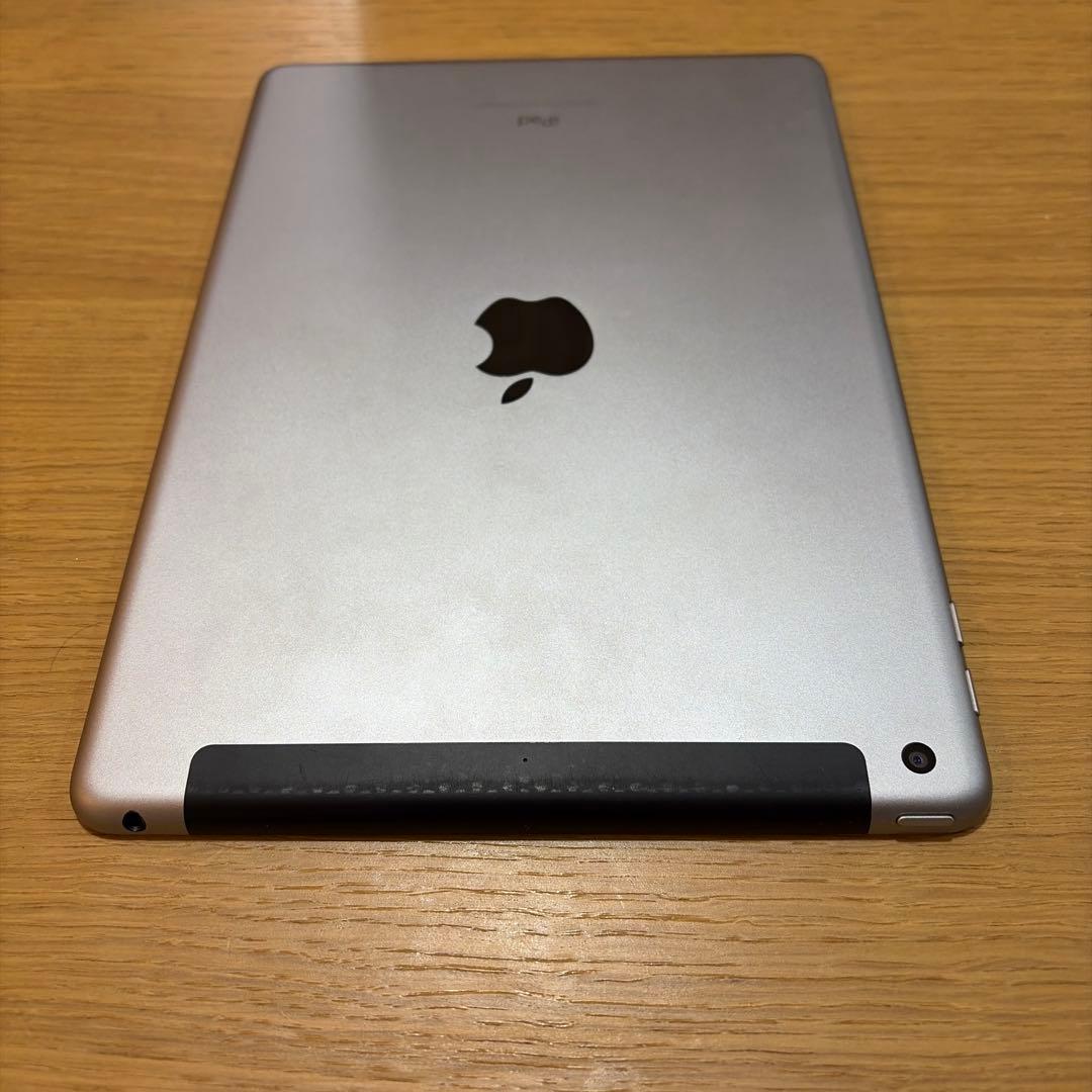 iPad 第6世代 Wi-Fi+Cellular 32GB 動作確認・初期化済