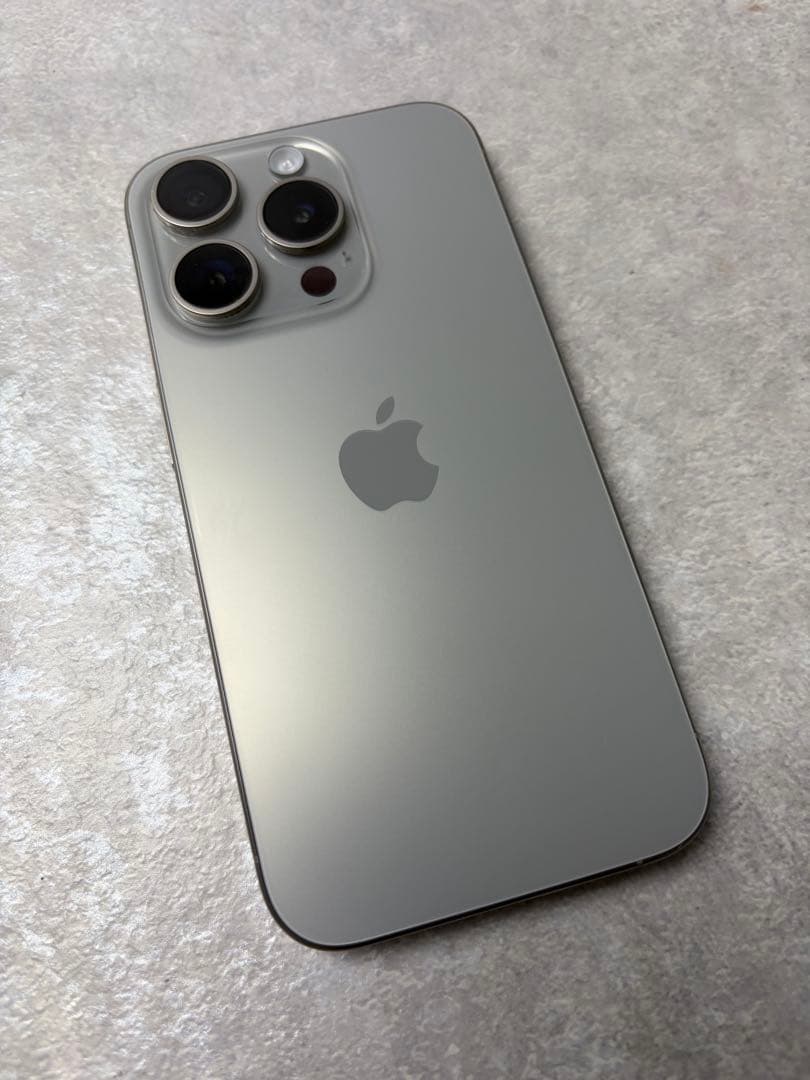 ヨ*ル様 Apple iPhone 15 Pro 256GB 本体 ナチュラルチ