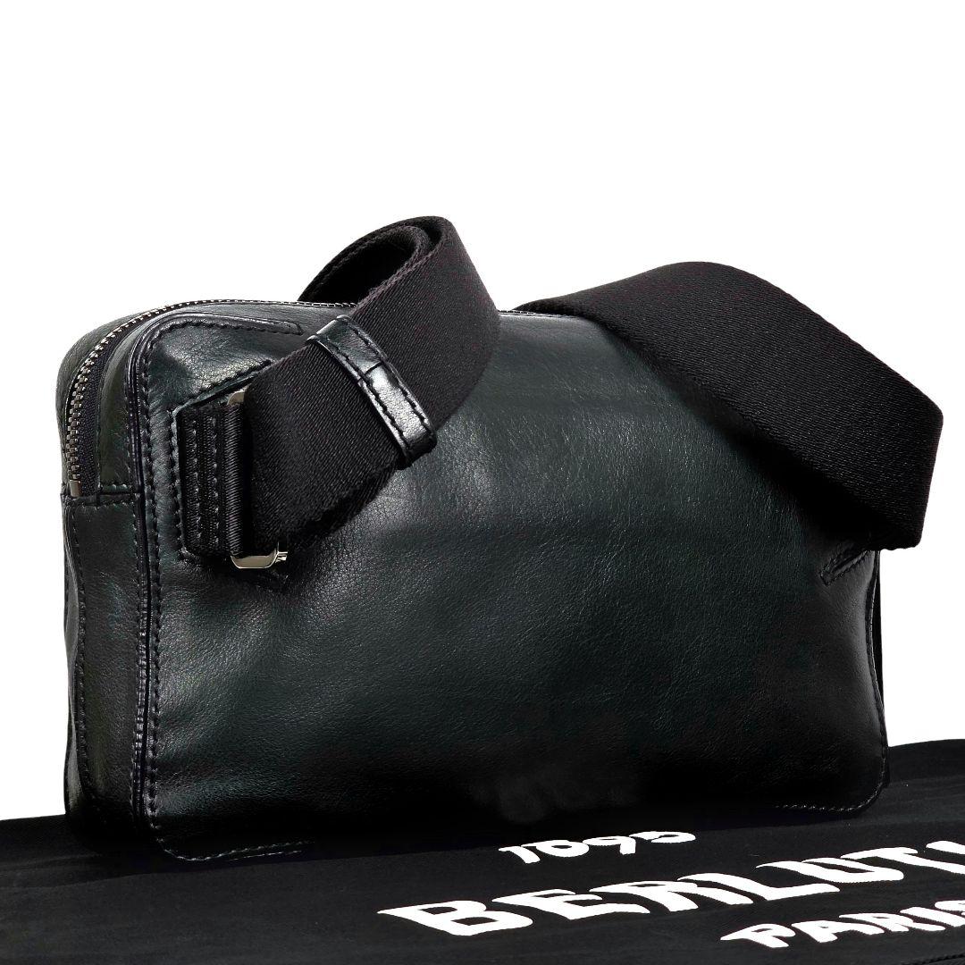 美品 ベルルッティ スクリットカリグラフィ ボディバッグ ウエストバッグ